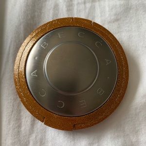 LIMITED EDITION - Becca shimmering skin protector